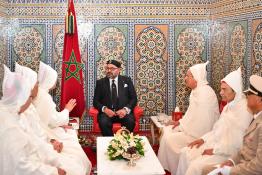 Image du Maroc Professionnelle de  Sa Majesté le Roi Mohammed VI, Amir Al-Mouminine, reçoit la délégation officielle devant se rendre aux Lieux Saints de l'Islam pour le pèlerinage au Palais royal de Tétouan, le 29 Juillet 2019. (Photo/ SPPR) via Jalilbounhar.com
